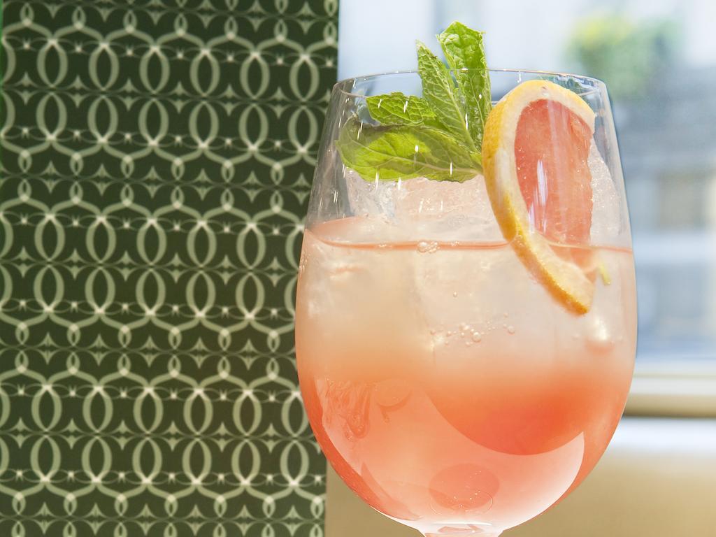 Montcalm Brewery, London City Dış mekan fotoğraf A Pink Lady cocktail